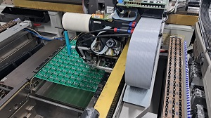 خدمات مونتاژ بردهای الکترونیکی (SMD و THT)
