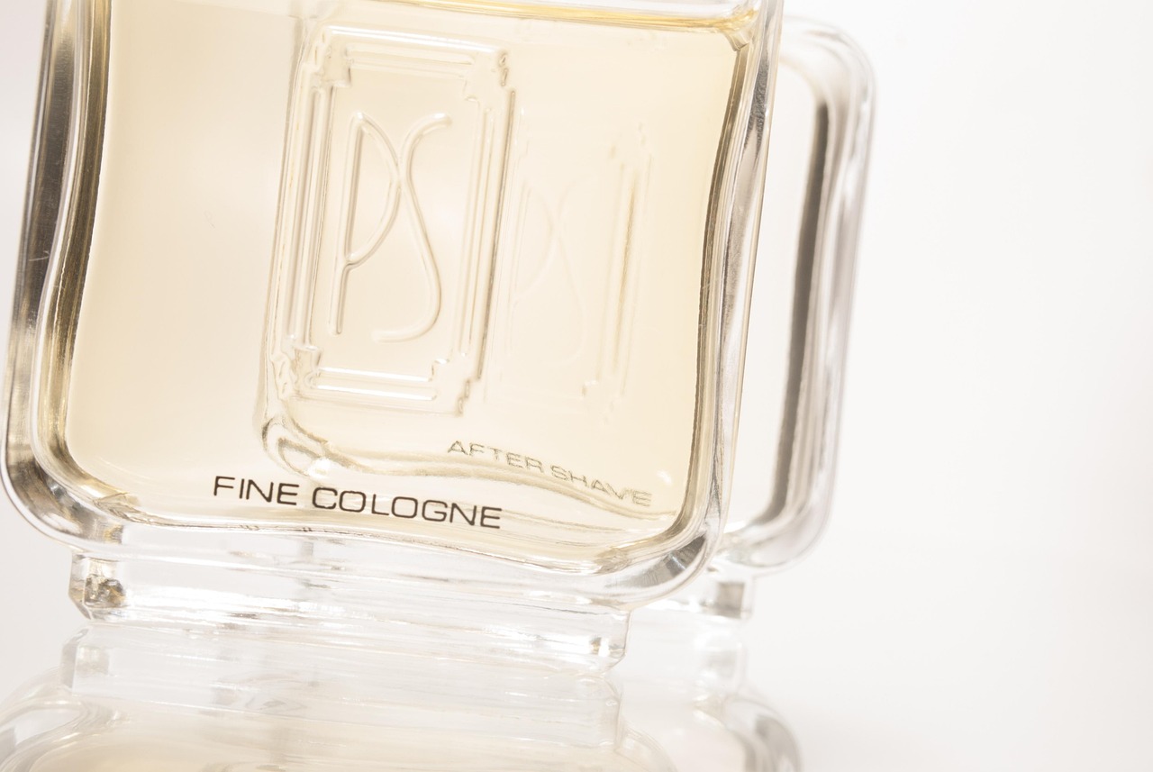بهترین فروشگاه اینترنتی عطر و ادکلن: مقایسه قیمت و خدمات دیجی کالا، عطرافشان و