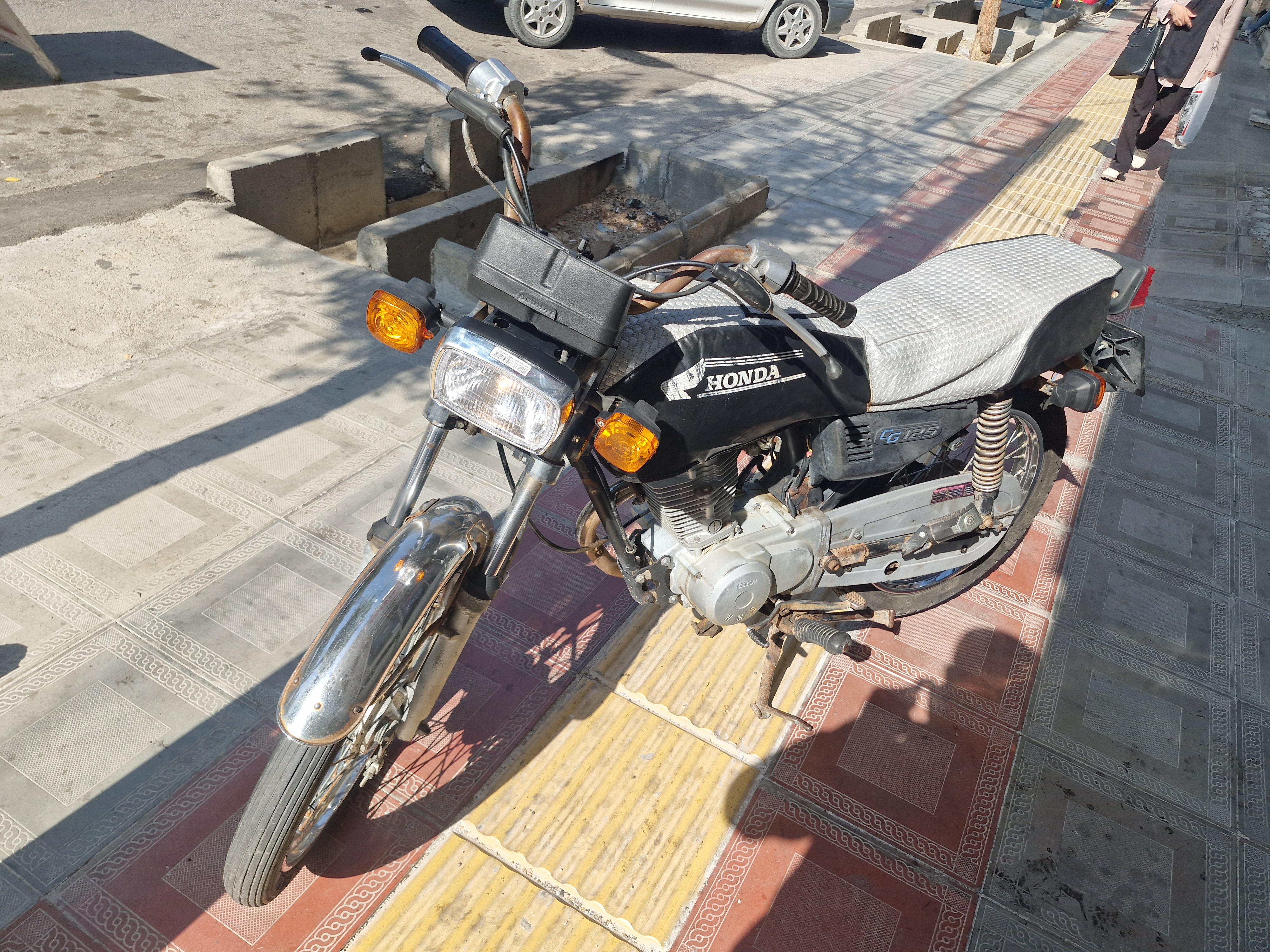 موتور سیکلت ۱۳۸۷سالم ۲۴تومن