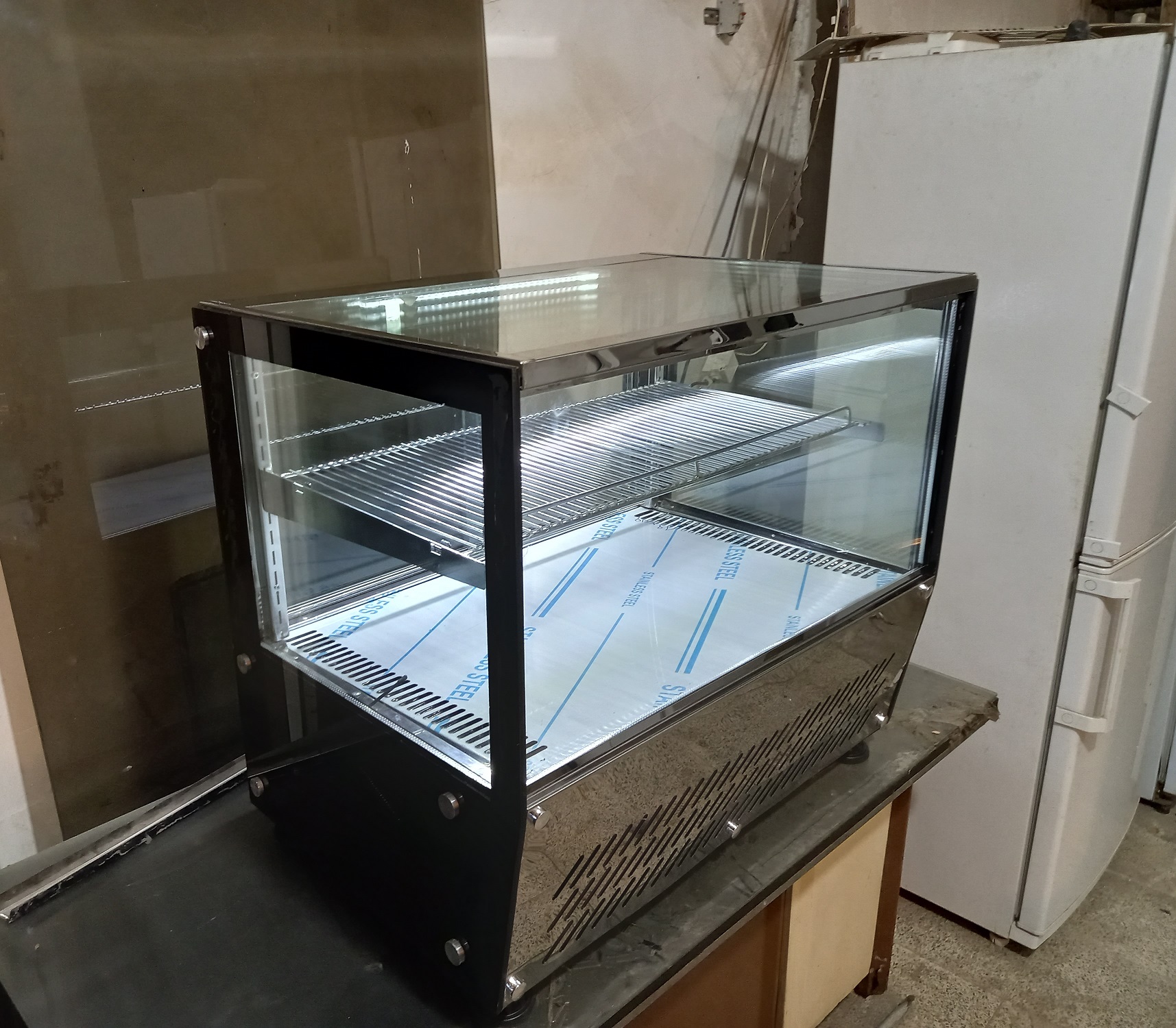 یخچال شوکیک کافی شاپ