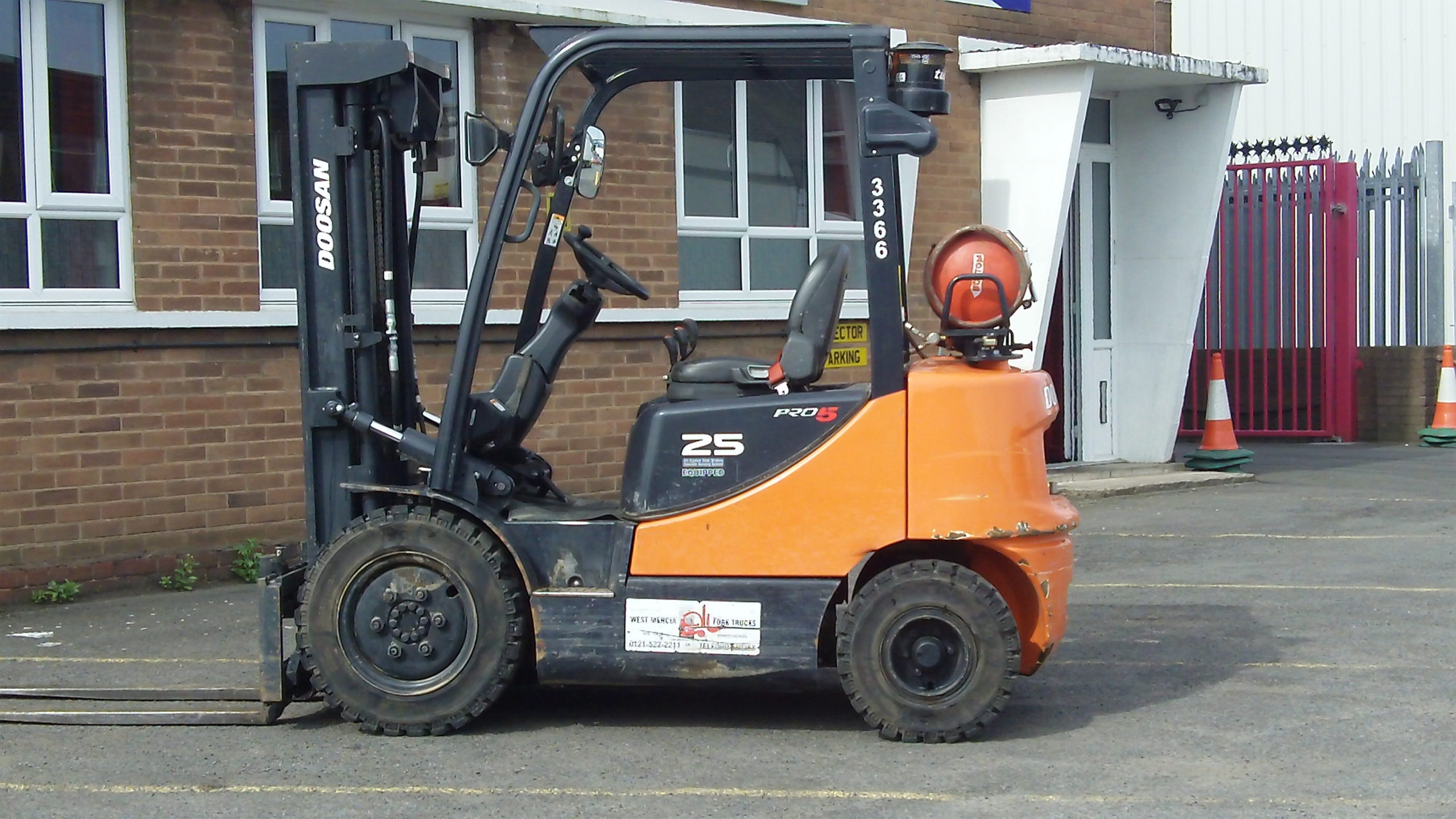 اجاره لیفتراک در تهران