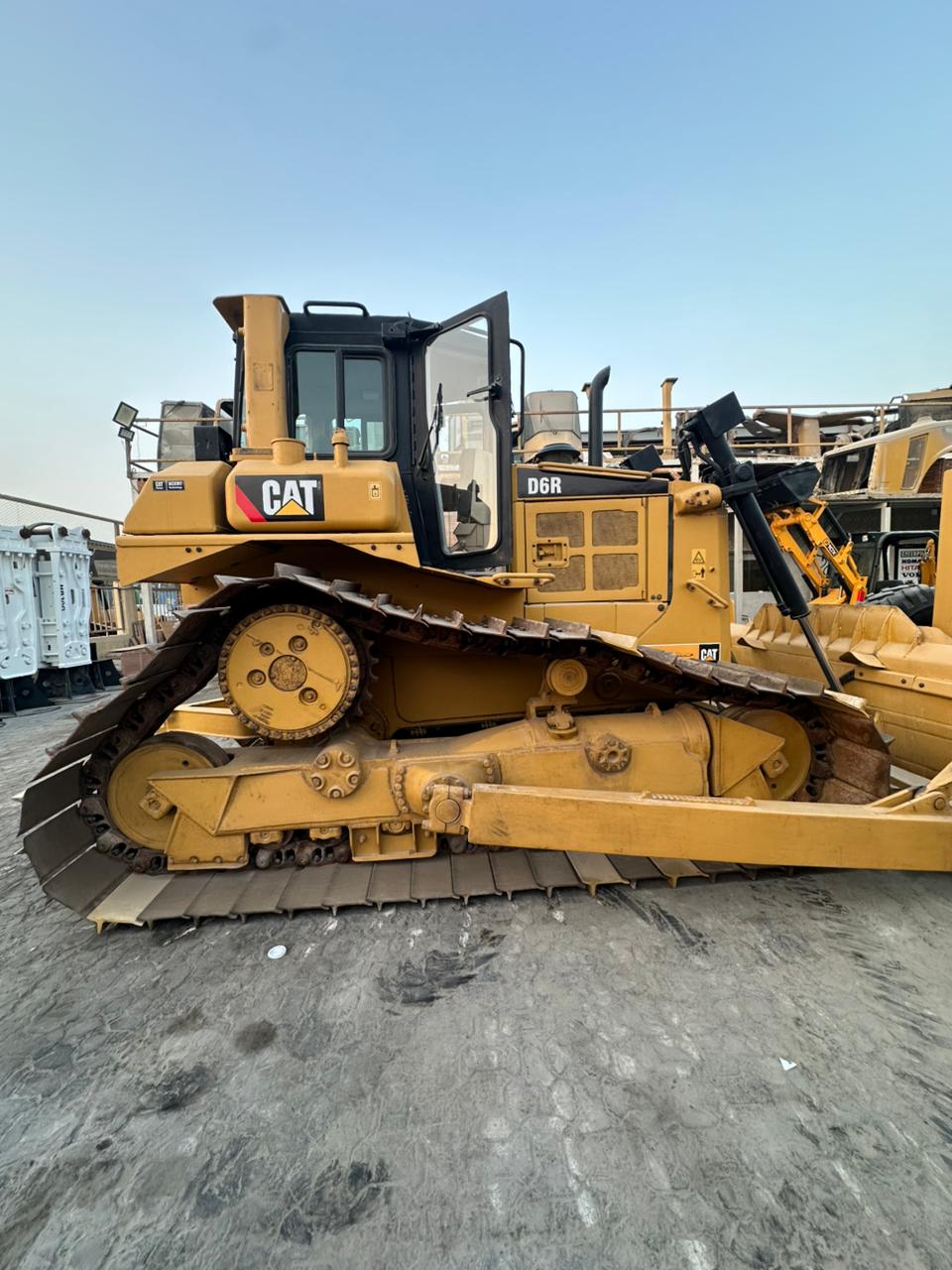 واردات بولدوزر کاترپیلاار در بازرگانی بلوچ